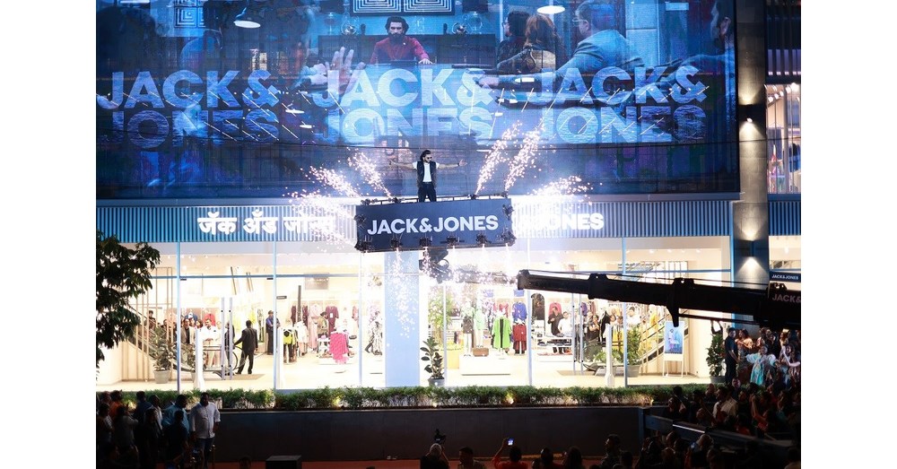 Uitgebreid sectie Politiek JACK&JONES, VERO MODA & ONLY launch their newly re-vamped flagship store on  Linking Road, Mumbai