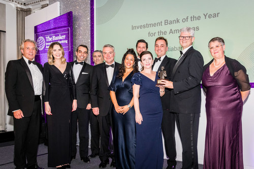 Members of the Scotiabank Europe Leadership team received the Best Investment Bank for the Americas award from The Banker at the 2022 Investment Banking Awards in London, UK.  (CNW Group/Scotiabank)