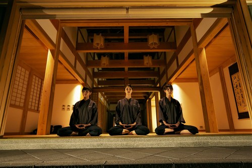 Fujita Kanko opened “Eiheiji Hakujukan” in Fukui, Japan. A temple lodging and upscale Japanese inn hybrid, it is situated in front of Eiheiji, a renowned Zen temple. Hakujukan was developed for visitors/guests to experience the world of Zen from the comfort of an upscale hotel.