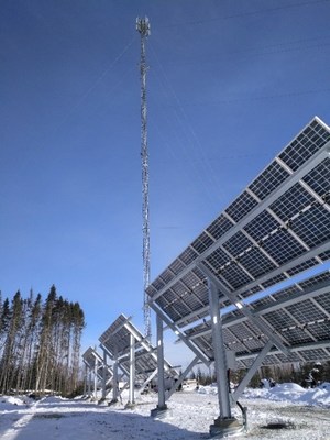Bell’s solar cell site project in partnership with Université de Sherbrooke and STACE (CNW Group/Bell Canada)