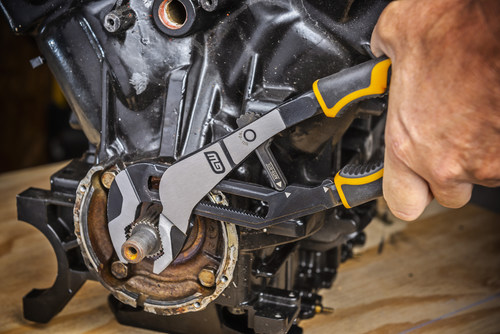 GEARWRENCH PitBull Pliers provide exceptional grip for mechanics and techs to get work done.