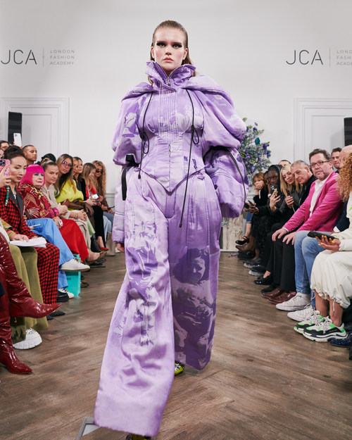 Patrick McDowell revela su colaboración debut con TENCEL™: 'Marie Antoinette Goes to Liverpool' (PRNewsfoto/Patrick McDowell)