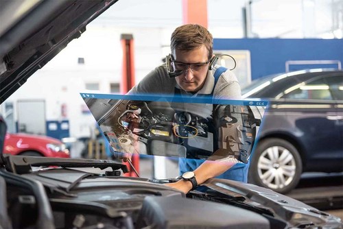Auto technicians at HongKe customer Porsche in China are using Vuzix smart glasses for on-site work