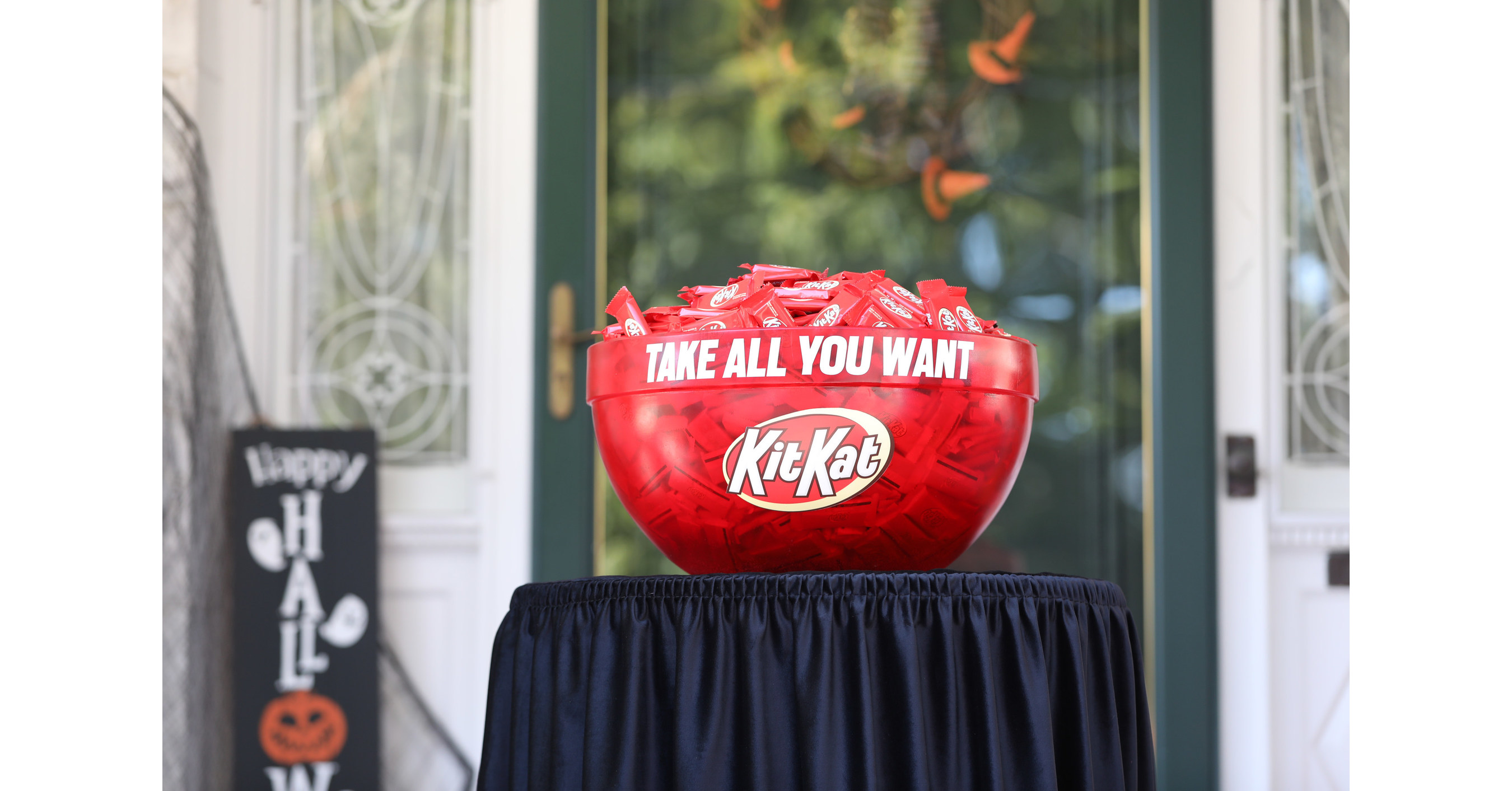 No Need to Fear This Halloween…The Never-Ending KIT KAT® Trick-or-Treat Bowl is Here