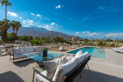 Enjoy indoor outdoor living, privacy and spectacular mountain views in this Araby Cove neighborhood located in Palm Springs