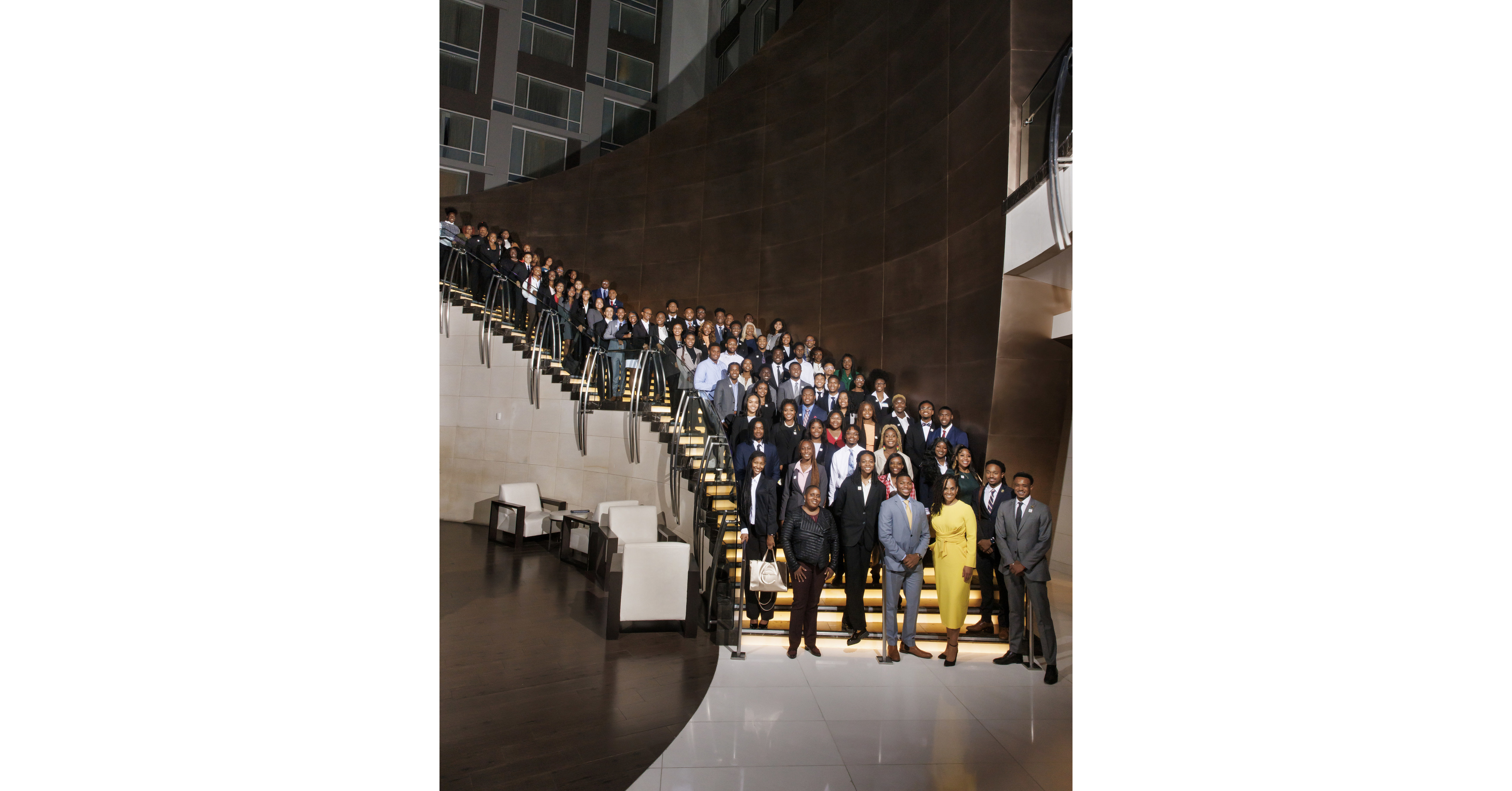 The Executive Leadership Council Honors 132 Black Scholars with $1.5M in Scholarships During its Annual Recognition and Fundraising Gala