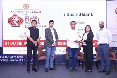 Ms. Charu Sachdeva Mathur (2nd from right) being presented the 'Governance Now' award for 'SME Connect' by Ashish Shelar- BJP President, Mumbai. The award ceremony was held as a part of ‘Governance Now 5th India BFSI Conclave & Awards’ event held at St. Regis, Mumbai on 12th October 2022.