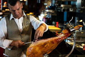 A Unique Spanish Tapas Tasting Tour: Leading Ibérico Jamón Producer Cinco Jotas Debuts GastroTour in Miami