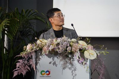 Photo de Todd Sun lors de son intervention "Intelligent Cloud Network, Accelerating Industry Digital Transformation"