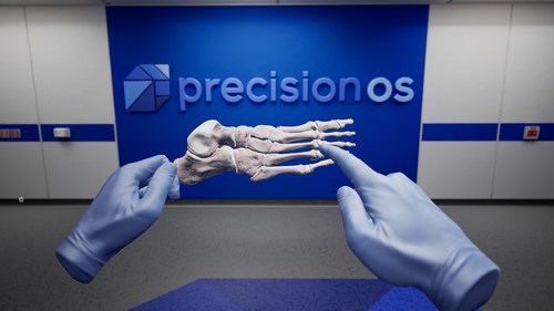 Physician hands practicing successful  VR grooming  for ft  surgery. Performance is evaluated by an appraisal  strategy   that lets surgeons and residents reappraisal  until they execute  the country    correctly and person  a precocious   level   of confidence. (CNW Group/PrecisionOS Technology)