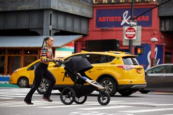 Baby_Jogger_Summit_x_Robin_Arzon_Lifestyle_Run_Cab