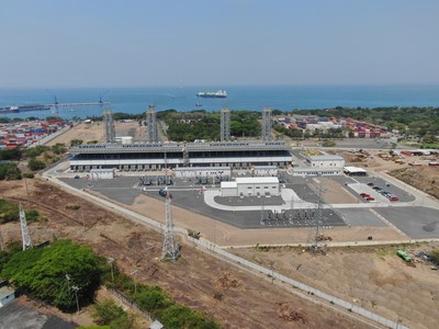 The Energía del Pacífico integrated LNG-to-power project comprises a permanently moored FSRU, a 1.8-km subsea pipeline, a 378-megawatt natural gas-fired power plant, and a 44-km electric transmission line, connecting the power plant’s output to the Central American Electrical Interconnection System and strengthening the region’s electric grid. Port of Acajutla, El Salvador, April 2022.