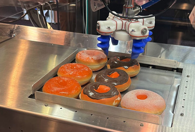 mGripAI high-speed, 3D perception, soft  grasping, and artificial intelligence solution enables system integrators and OEM machine builders to automate complex production processes in the food and consumer packaged goods industries.