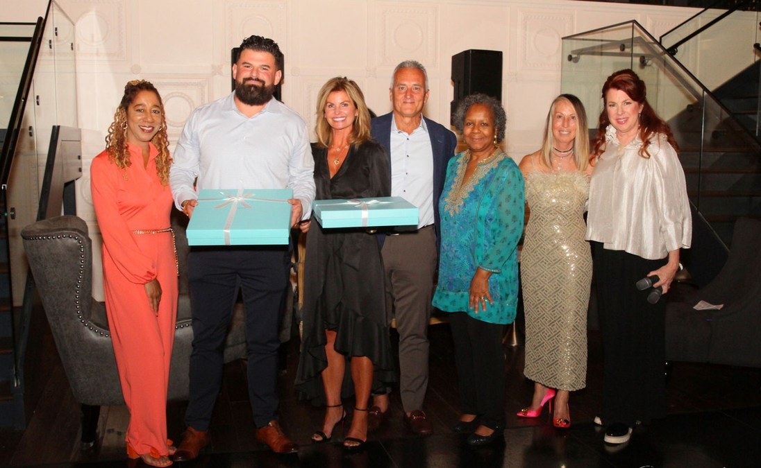 Lunch Break Honors Eat Clean Bro Founder with Platinum Partner Award - Vimarsana News