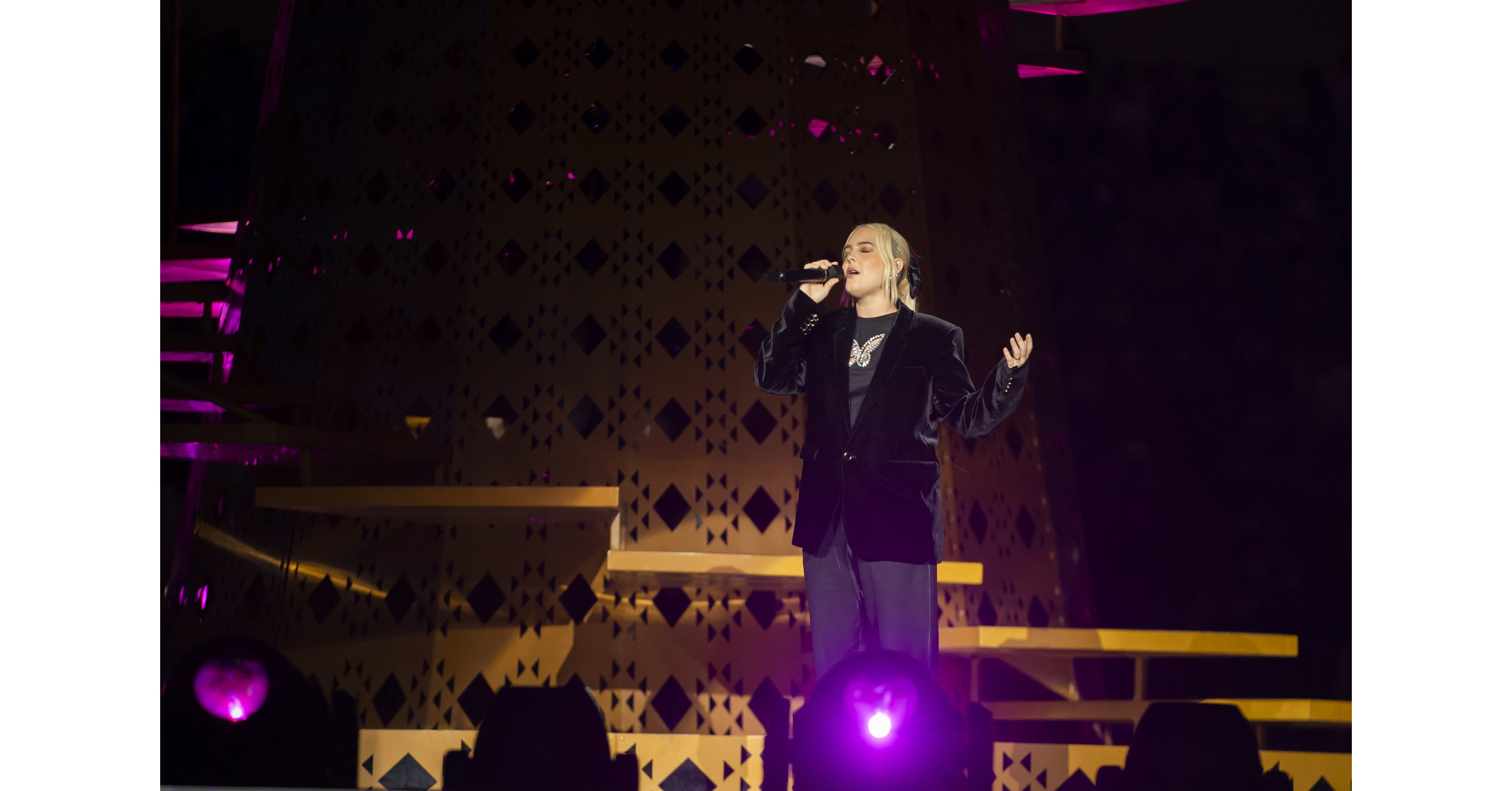 Riyadh Season 2022: Vorstellung des Cirque du Soleil, gefolgt von Anne-Marie-Konzert bei der Er&ouml;ffnungsfeier in Saudi-Arabien