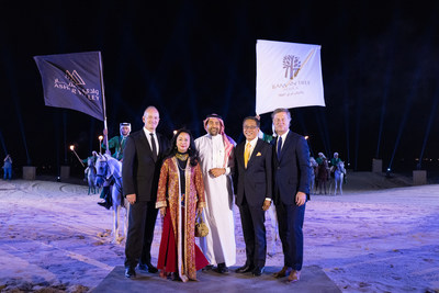 Muitos convidados especiais participaram do evento de inauguração, como Sébastien Bazin, presidente e CEO da Accor (à direita) (CNW Group/Banyan Tree)