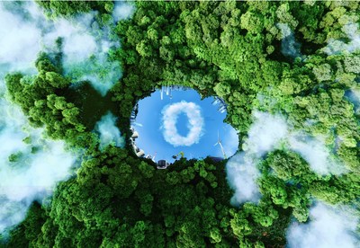 Shanghai Electric plantó 1200 árboles con participantes en el marco de la campaña Go! O Carbon Walker. (PRNewsfoto/Shanghai Electric)