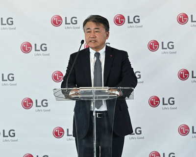 LG Electronics North America President and CEO Thomas Yoon welcomes everyone to the LG Exploratorium.