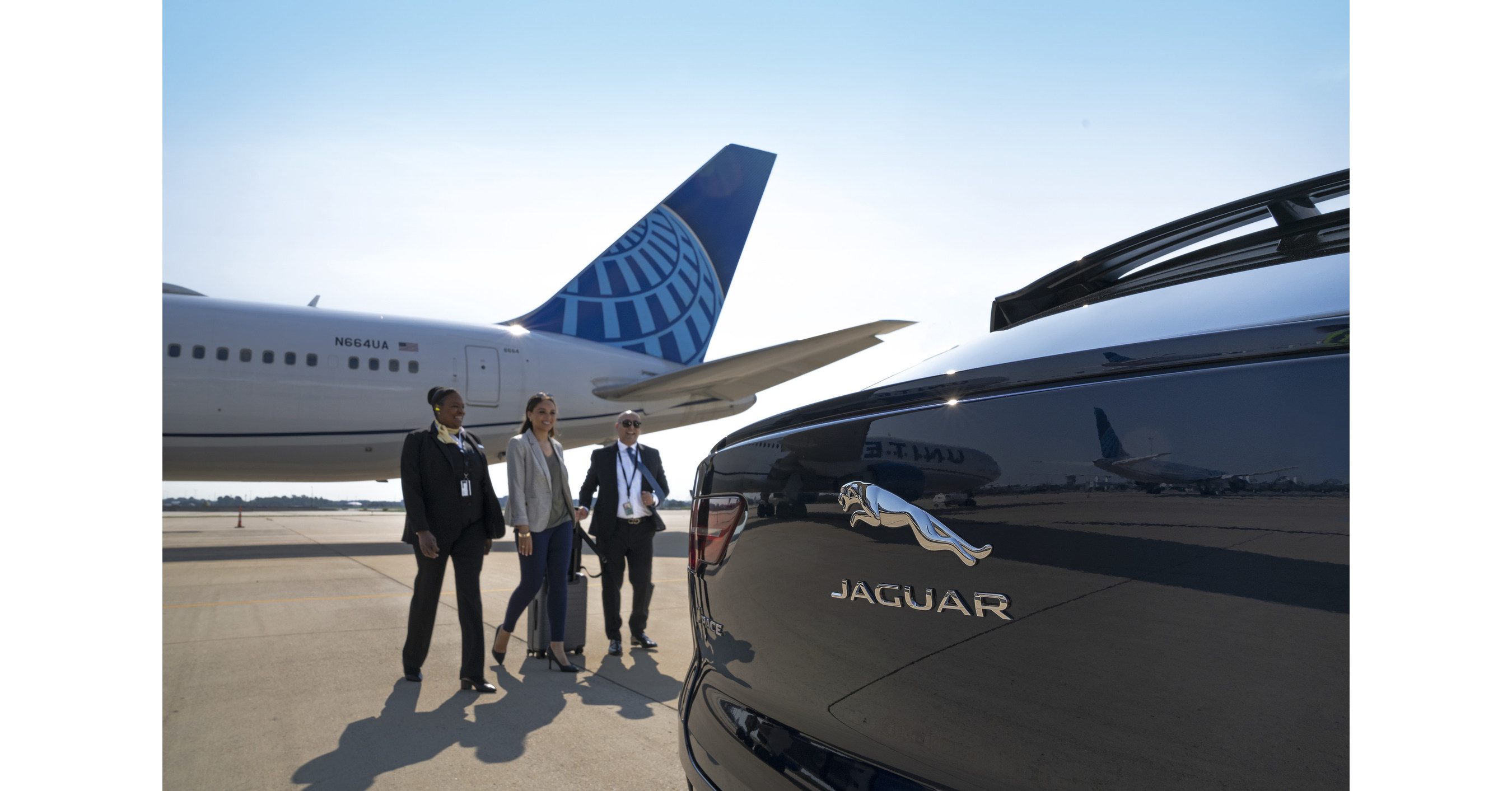 United a Jaguar spustili prvú elektrickú kyvadlovú dopravu na letisko v Spojených štátoch