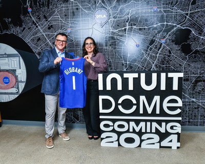 Globant Co-Founder and CEO Martín Migoya and LA Clippers President of Business Operations at the Intuit Dome Experience Center. Photo Credit: LA Clippers