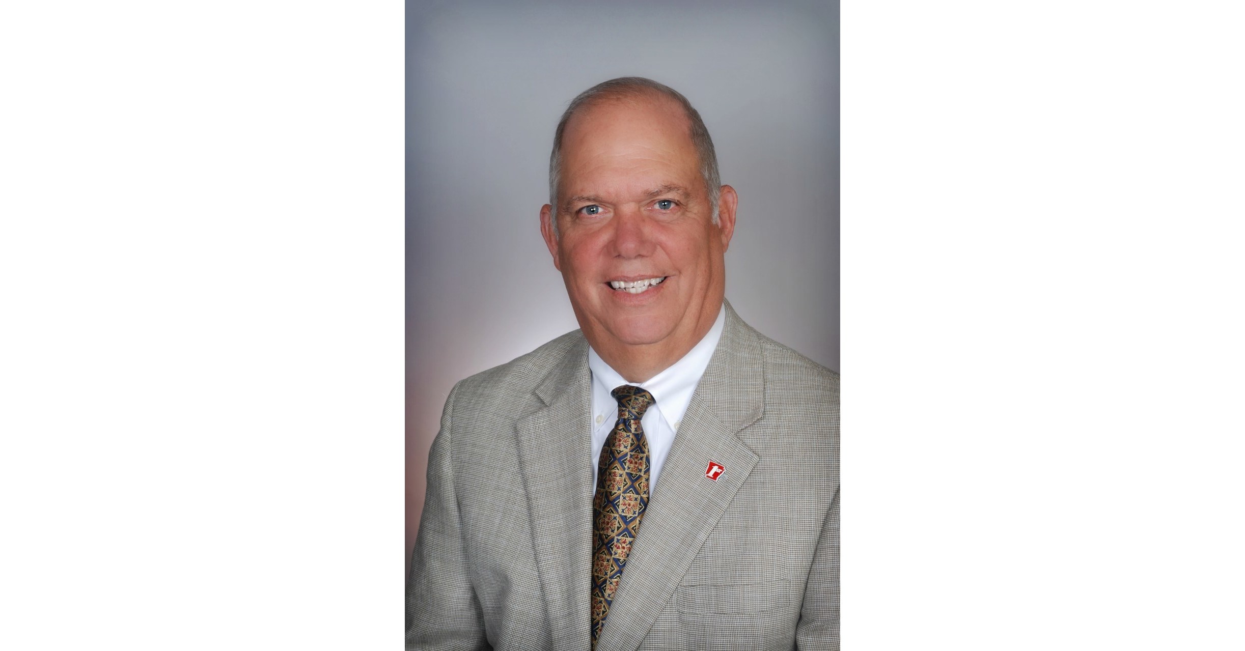 Tampa Bay Defense Alliance Presents Tampa Bay Trophy to Larry Wilson