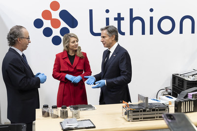 From left to right: Yves Noël, Vice-President and Chief Business Development Officer, Lithion Recycling Inc.; the Honourable Mélanie Joly, Minister of Foreign Affairs of Canada; Antony J. Blinken, U.S. Secretary of State (CNW Group/Lithion Recycling)