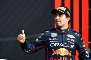 Sergio "Checo" Pérez termina tercero y Max Verstappen consigue su 14ª victoria