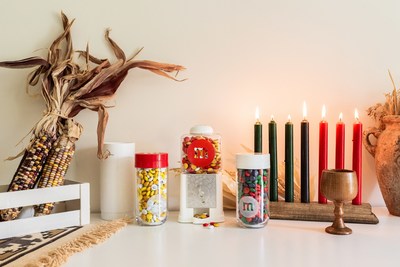 M&M’S 2022 Holiday Gift Guide, exclusively on MMS.com, features an array of colorful and festive fun gifts perfect for everyone on your list.