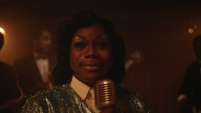 Ravyn Wngz stars as soul singer Jackie Shane, a pioneering transgender performer and a prominent figure in Toronto's R&B scene in a new Heritage Minute from Historica Canada. (CNW Group/Historica Canada)