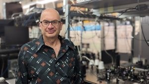 Le professeur à l'INRS Roberto Morandotti reçoit le Prix Marie-Victorin des Prix du Québec