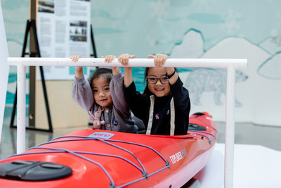 Indigenous Ingenuity: An Interactive Adventure explores how innovations of First Peoples from North America shape our world. Visitors can take part in a virtual canoe race, test a kayak’s centre of gravity and so much more! (CNW Group/Ontario Science Centre)