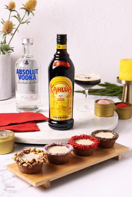 This holiday season, Kahlúa is teaming up with famed culinary and television personality Gail Simmons to inspire fans to stir up how they enjoy the Espresso Martini at home by swapping a martini glass for a delicious and edible Stemless Cocoa Cup, a custom recipe created by the Emmy-Award winning food expert.