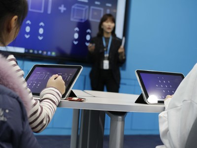 Math Alive is run in the form of an interactive class that connects the instructor’s electronic board with students’ tablets