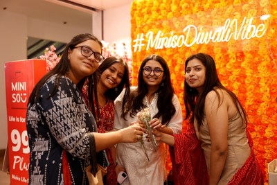 MINISO gave away flowers to shoppers in celebration of Diwali
