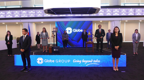 Globe Chief Finance Officer Rizza Maniego-Eala led the ringing of the bell at the Philippine Stock Exchange on October 28 as the Philippines’ leading digital solutions platform marked a milestone in making its first rights offer in over two decades, raising gross proceeds of around P17 billion. Globe Chief Finance Officer Rizza Maniego-Eala led the ringing of the bell at the Philippine Stock Exchange on October 28 as the Philippines’ leading digital solutions platform marked a milestone in making its first rights offer in over two decades, raising gross proceeds of around P17 billion.