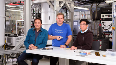 Dario Gil, Jay Gambetta and Jerry Chow holding the new 433 qubit 'IBM Osprey' processor