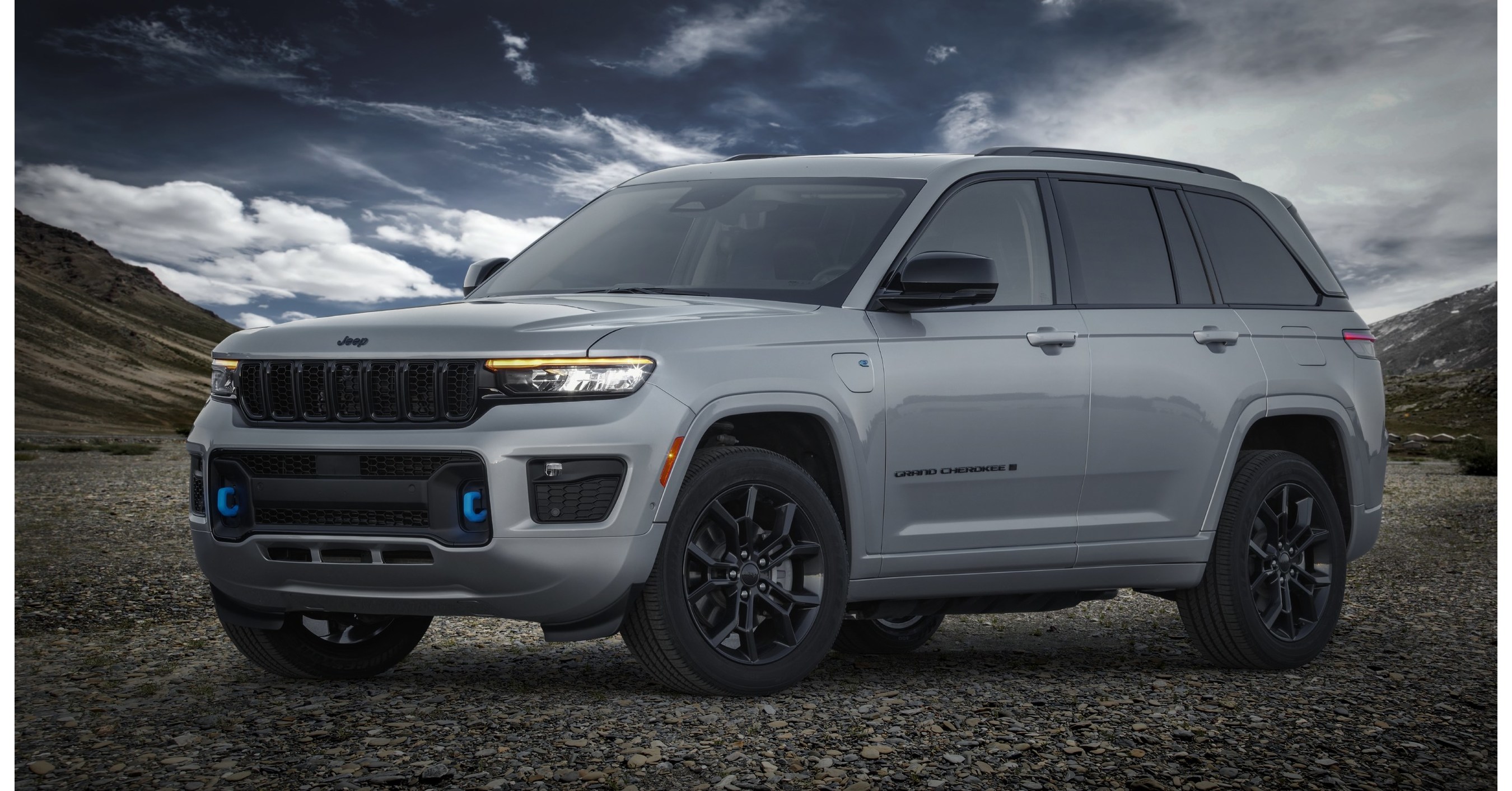 Jeep® Grand Cherokee 4xe Named 2023 Green 4x4 of the Year, Ram 1500