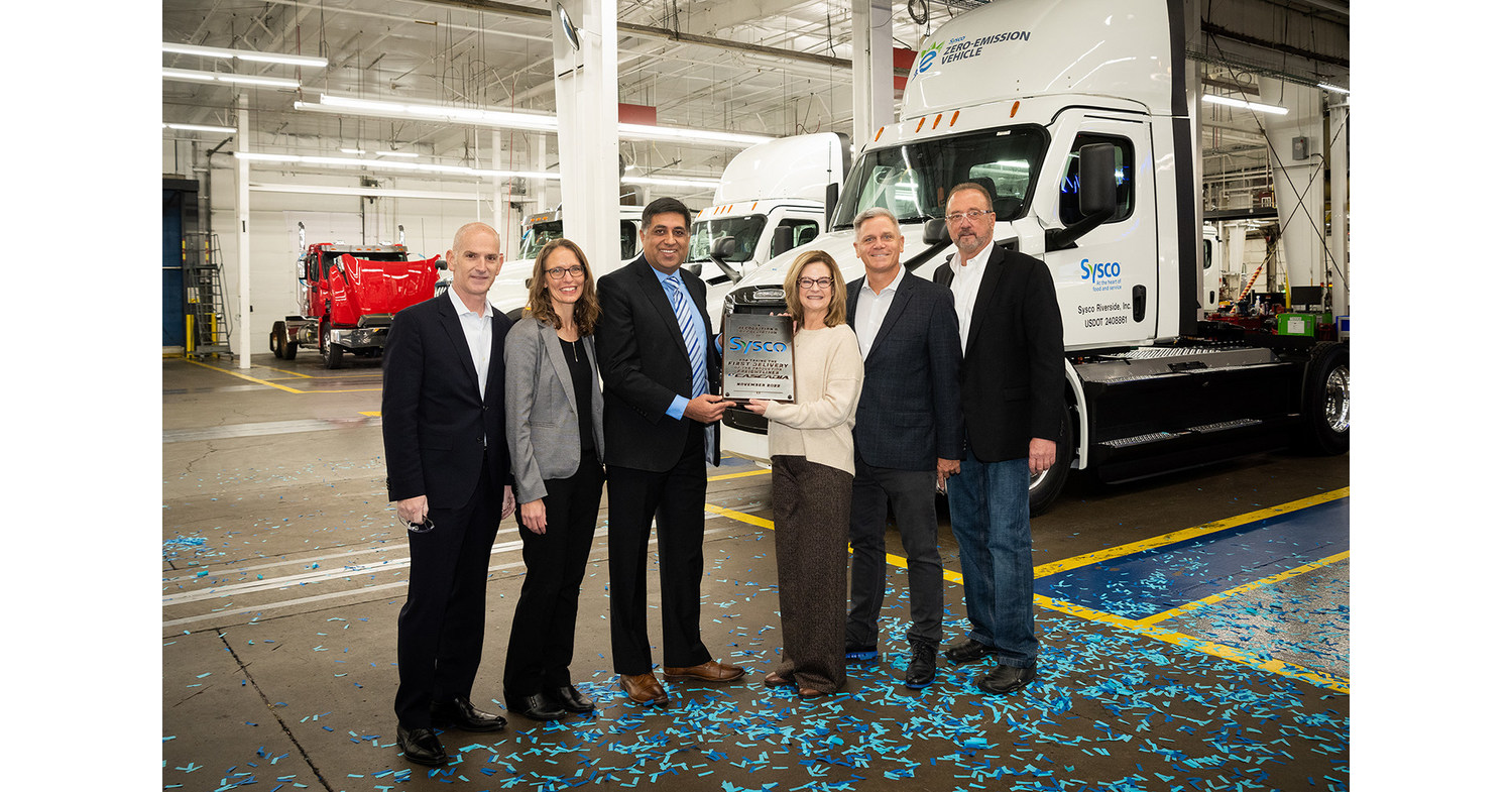 Transforming the Future of Foodservice Delivery: Sysco Receives First Battery Electric Freightliner eCascadia