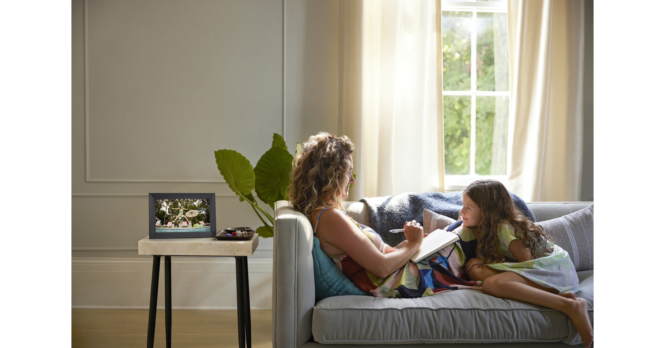 Aura's WiFiConnected Frames Debut at Currys this Christmas