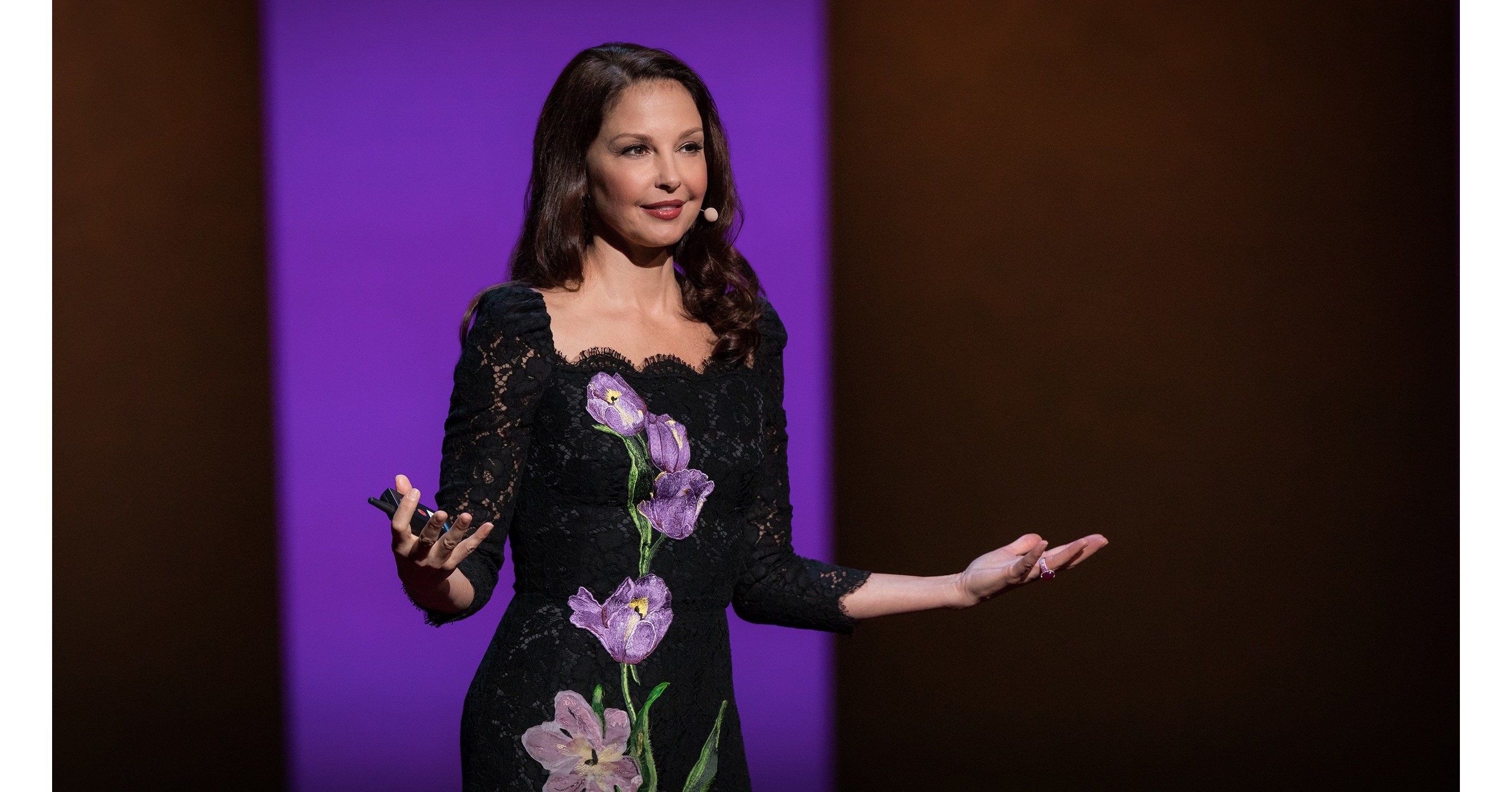 Non-Profit Resilient Retreat Culminates Its Grand Opening Events With a Sold-Out Keynote Address by Actress and Humanitarian Ashley Judd Non-Profit Resilient Retreat Culminates Its Grand Opening Events With a Sold-Out Keynote Address by Actress and Humanitarian Ashley Judd