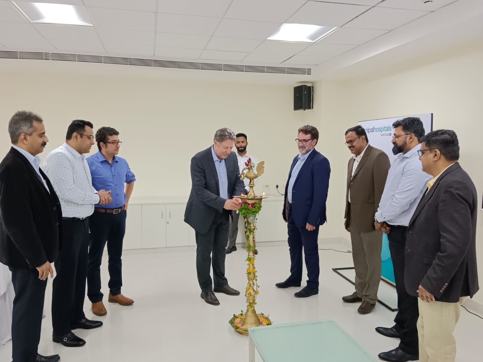 Unable to view the image, Please provide a valid URL.