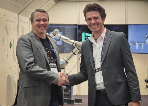 Gary Calnan, CEO of CisLunar (left) and Dave Coleman, CEO of PickNik Robotics (right).