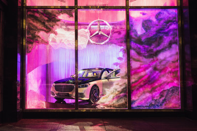 La Maison Mercedes, une vitrine signée Mercedes-Benz, sera ouverte du 18 novembre au 24 décembre 2022, au 100 rue Bloor Ouest. Les clients pourront y acheter des vêtements d'extérieur, des bijoux, des sacs à main et des accessoires de qualité supérieure de marques canadiennes. (Groupe CNW/Mercedes-Benz Canada)