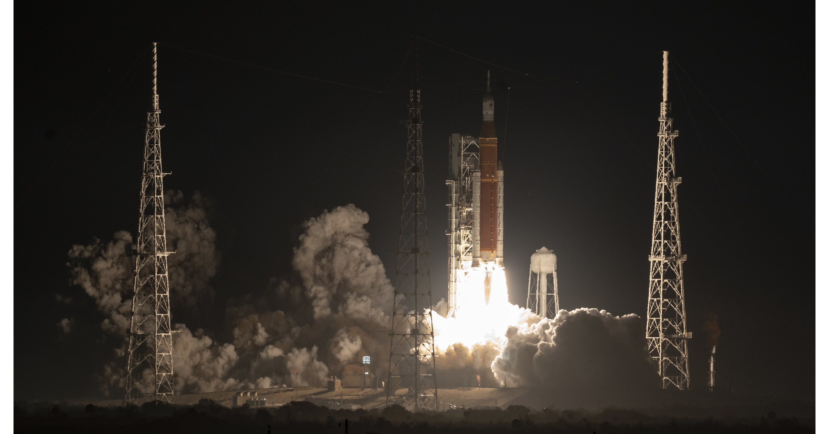 Liftoff! NASA's Artemis I Mega Rocket Launches Orion to Moon