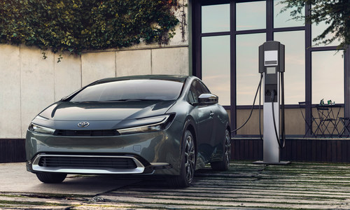 Preparado para el rendimiento: se presentó el Toyota Prius Prime 2023