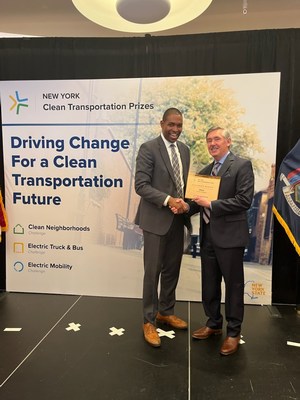 New York Lt. Governor Antonio Delgado (left) congratulates Volvo Group vice president Keith Brandis (right) on the company receiving a $10 million award from the New York State Energy Research and Development Authority (NYSERDA) to introduce clean transportation solutions to Hunts Point in the South Bronx.