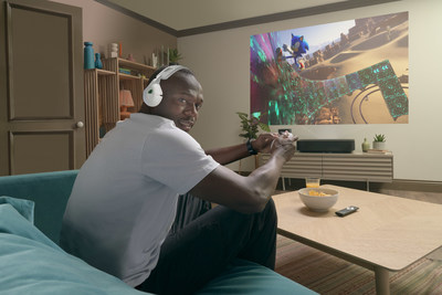 Epson Ambassador Usain Bolt plays Sonic Frontiers, the new open zone, action-adventure platforming Sonic game from SEGA with Epson’s home cinema projectors
