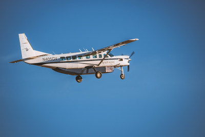 L'Eco Caravan d'Ampaire, le premier avion de transport régional électrique hybride, a effectué son premier vol aujourd'hui et marqué une nouvelle ère qui s'ouvre pour l'aviation durable. (PRNewsfoto/Ampaire, Inc.)