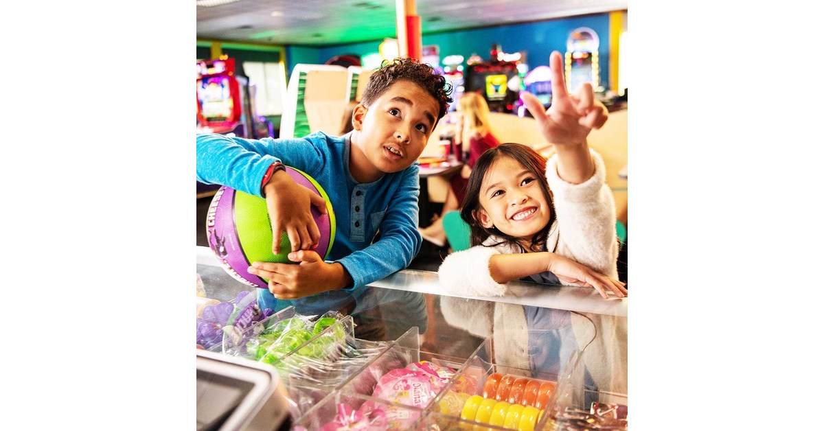 'Tis the Season for Winning at Chuck E. Cheese Winter WinnerLand With