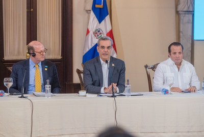 Habitat for Humanity CEO Jonathan Reckford meets with Luis Abinader, president of the Dominican Republic, on Monday. Also pictured at far right, José Ignacio Paliza, administrative minister of the presidency of the Dominican Republic.